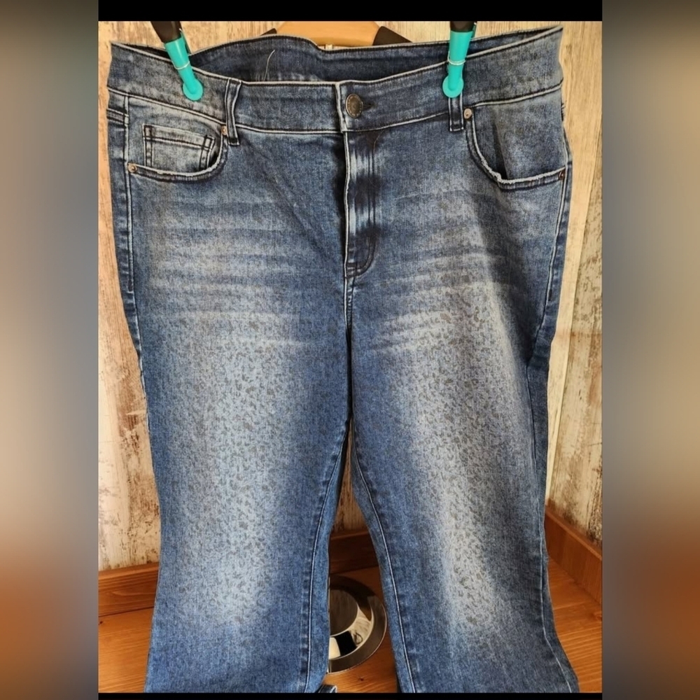 Lane Bryant Size 18 Womens Demin Jeans with Embedded Animal Print Design